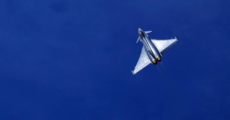 zdjęcie: W Mińsku Mazowieckim stacjonować będzie pięć niemieckich myśliwców Eurofighter Typhoon / fot. PAP