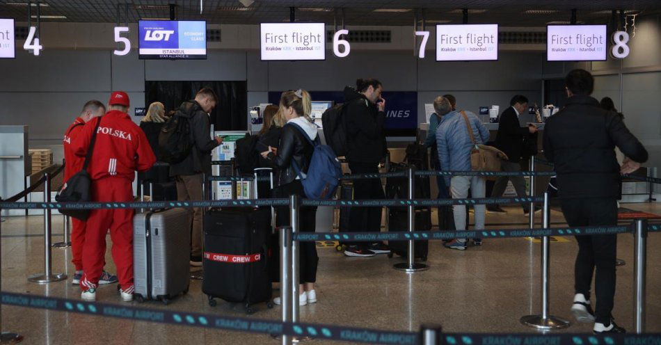 zdjęcie: Lotnisko Kraków Airport prognozuje osiągnięcie poziomu 9 mln pasażerów w br. / fot. PAP