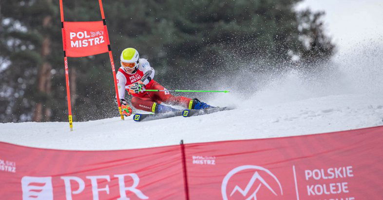 zdjęcie: Hat-trick Szymona Bębenka w czasie zawodów FIS w Szczawnicy / fot./nadesłane