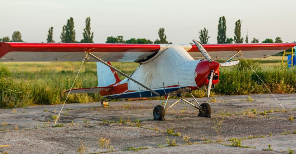 zdjęcie: Wypadek awionetki pod Poznaniem; jedna osoba poszkodowana / v16478554