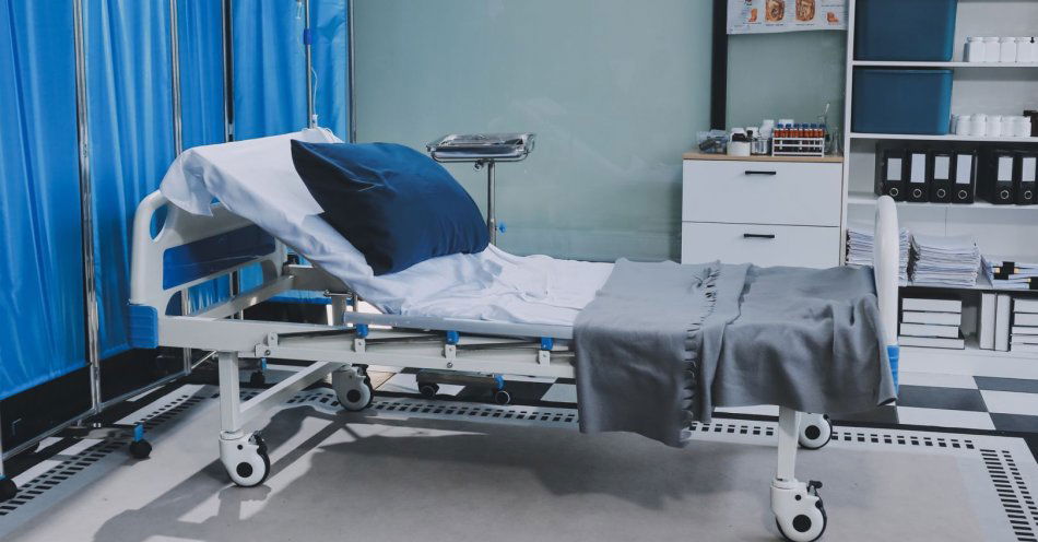 zdjęcie: Policjanci wyjaśniają sprawę pobicia chłopca w Błoniu / v59909379