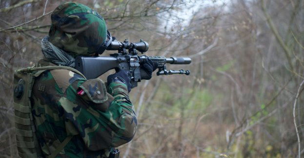 Prokuratura w Białymstoku poprowadzi śledztwo ws. użycia broni hukowej przez funkcjonariuszkę SG