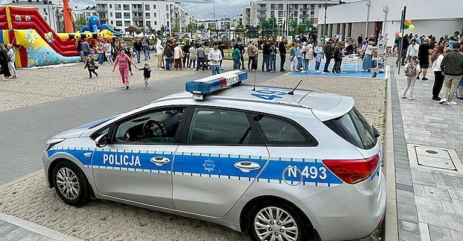 zdjęcie: Policjanci z Kosakowa aktywnie uczestniczyli w rodzinnych festynach na terenie gminy / fot. KPP w Pucku
