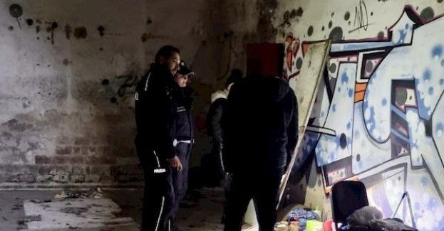 Słupscy policjanci apelują pomóżmy bezdomnym podczas mrozów