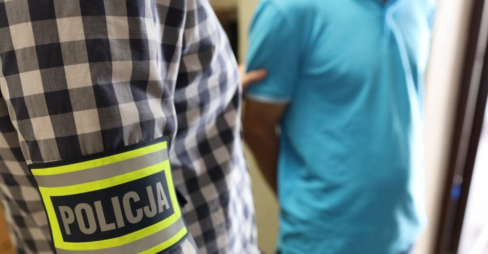 zdjęcie: Kolejny odbierak w rękach policjantów / fot. KMP Białystok