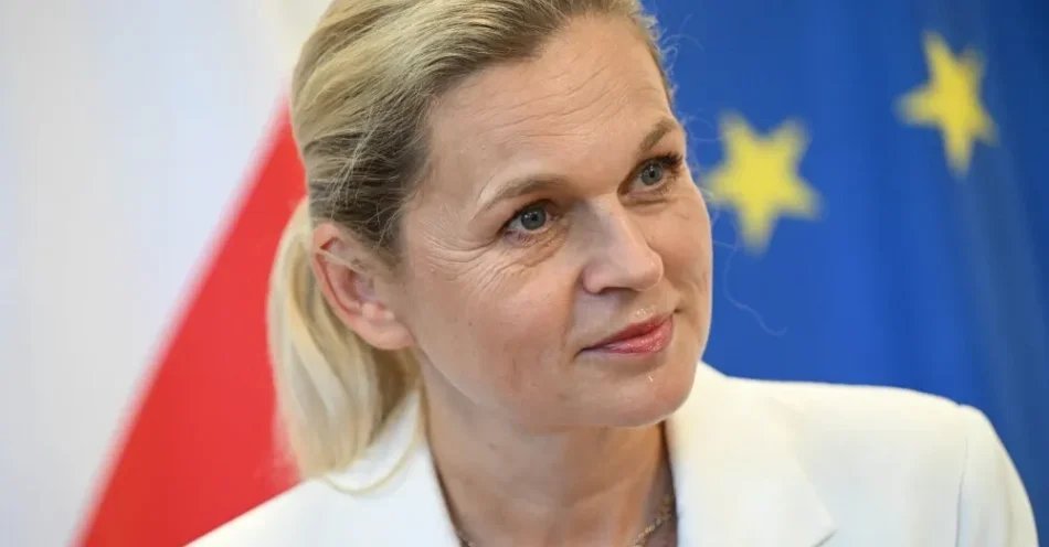 zdjęcie: Nowacka ws. weta do ustawy o eDzienniku: zwrócę się do służb, by zbadały czy nie było lobbingu / Sopot, 03.08.2026. Minister edukacji Barbara Nowacka na briefingu prasowym w Sopocie, 3 bm. (mr) PAP/Adam Warżawa