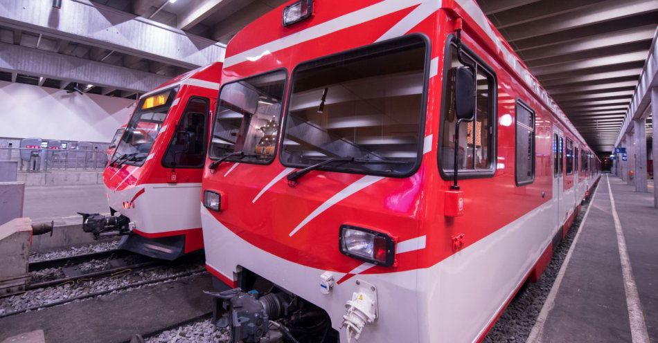 zdjęcie: Prezes PKP Intercity zapowiedział zamówienie kolejnych 150 wagonów w zakładach FPS / v10681282
