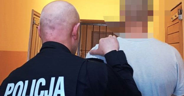 Policjanci zatrzymali mężczyznę, który zniszczył mieszkanie