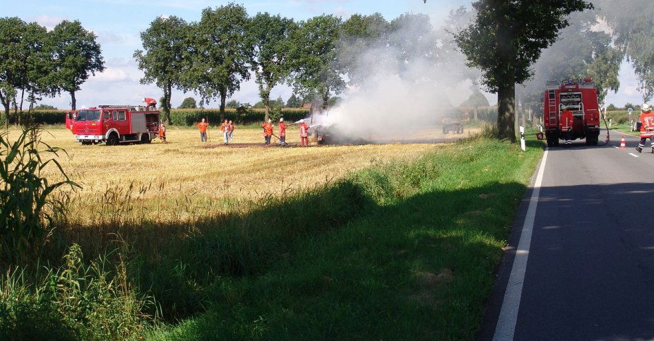 zdjęcie: Nietrzeźwy 18-latek groził matce, podpalił bele słomy i próbował uciec skuterem przed interweniującymi policjantami. Usłyszał 5 zarzutów oraz nakaz op / pixabay/15363