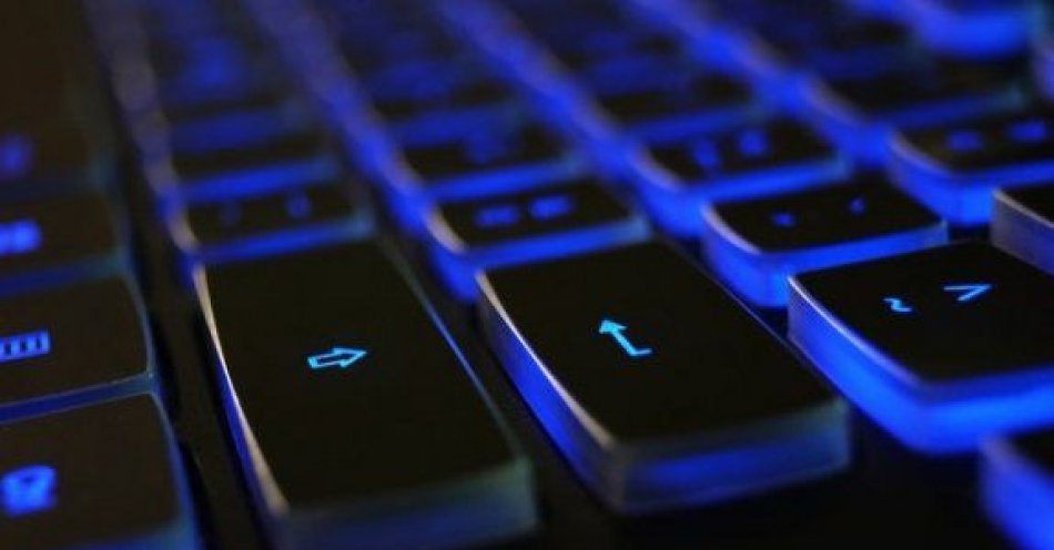 zdjęcie: Wysyłali intymne zdjęcia i prowadzili czaty video… potem byli szantażowani / fot. KMP Biała Podlaska