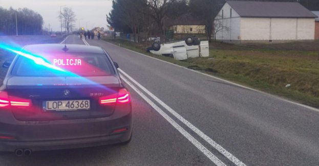 Zderzenie trzech samochodów na DW- 747 w Emilcinie