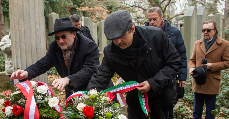 zdjęcie: Uroczystość złożenia wieńców przez konsuli Austrii i Węgier / fot. nadesłane