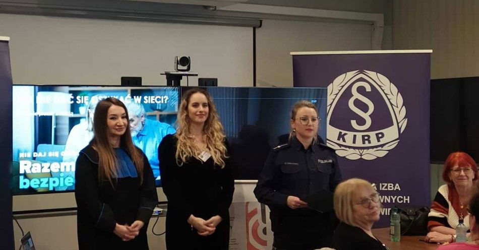 zdjęcie: Jak nie dać się oszukać Spotkanie dla seniorów w Przemyślu / fot. KMP w Przemyślu fot. KMP Przemyśl