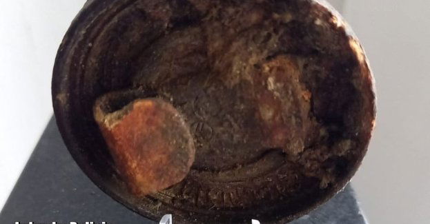 Znaleziono przedmioty z II wojny światowej z symbolami faszystowskimi