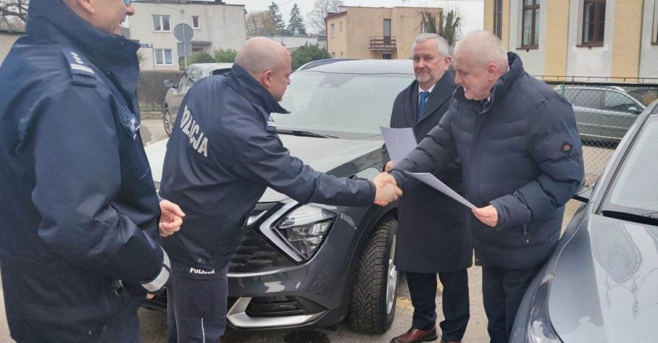 zdjęcie: Nowe auta dla policjantów z Pasłęka i Elbląga / fot. KMP w Elblągu