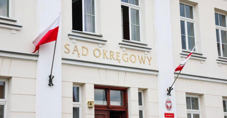 zdjęcie: Mazowieckie: za znęcanie się nad partnerką i jej zabójstwo sąd skazał 47-latka na 17 lat więzienia / Płock, 18.06.2025. Budynek Sądu Okręgowego w Płocku, 18 bm. Sąd uniewinnił głównego oskarżonego w sprawie uprowadzenia i zabójstwa Krzysztofa Olewnika. (ls/mgut) PAP/Leszek Szymański ***UWAGA JEST ZGODA NA PUBLIKACJĘ WIZERUNKU I DANYCH OSOBOWYACH OSKARŻONEGO***