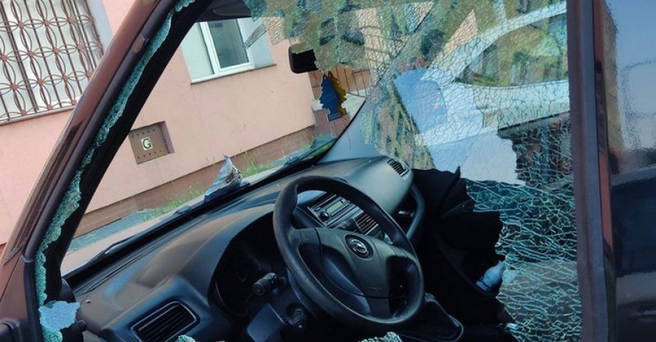 zdjęcie: Dzierżoniowscy policjanci zatrzymali sprawcę zniszczenia mienia / fot. KPP w Dzierżonowie