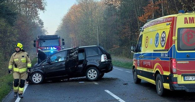 Dachowanie Opla Zafira w Tryńczy. Dziecko w szpitalu