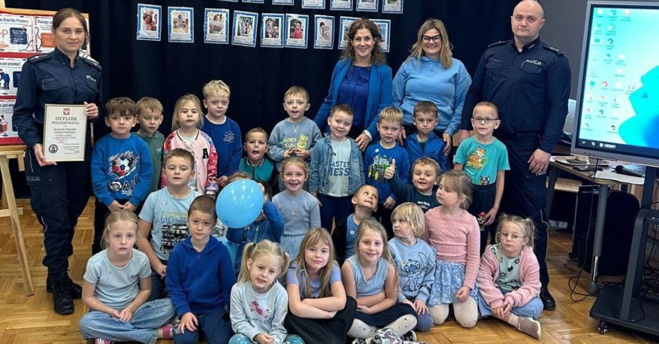 zdjęcie: Radom policjanci przypomnieli o prawach dziecka w szkole / fot. KMP w Radomiu