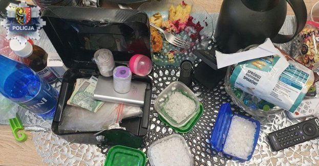 Policjanci zabezpieczyli ćwierć kilograma narkotyków i zatrzymali 32-latka, który nimi handlował