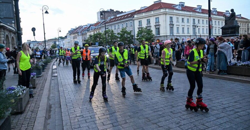 zdjęcie: Sobotnie utrudnienia związane z uroczystościami, rolkarzami, maratonem i koncertem / fot. PAP