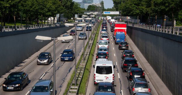 Kilkukilometrowy korek po kolizji na autostradzie A4