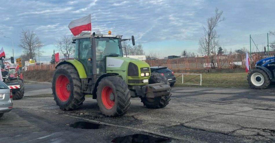 zdjęcie: Jutro w okolicy ronda przy Studzionkach, możliwe utrudnienia w ruchu drogowym, w związku z zaplanowanymi strajkami rolników / fot. KPP w Lubienie