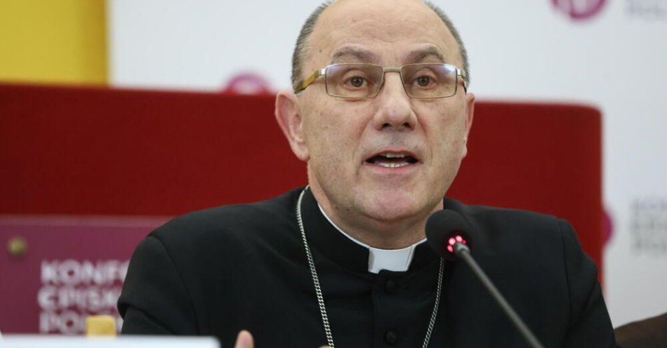 zdjęcie: Prymas Polski: wybiórcze traktowanie wypowiedzi Jana Pawła II fałszuje jego obraz i jego nauczanie / Warszawa, 28.02.2025. Prymas Polski abp Wojciech Polak podczas konferencji przed dniem modlitwy i solidarności z osobami skrzywdzonymi wykorzystaniem seksualnym, 28 bm. w Sekretariacie Konferencji Episkopatu Polski w Warszawie. (ls/awol) PAP/Leszek Szymański