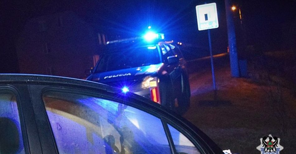 zdjęcie: Sąd zakazał ci jazdy pojazdami? Nie wsiadaj „za kółko”! Tym razem w ręce policjantów wpadł 37-latek / fot. KMP w Wałbrzychu