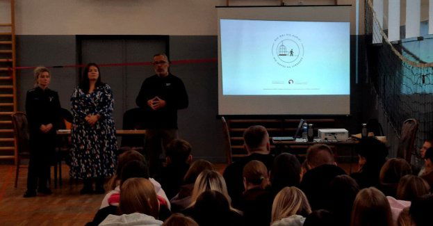 Młodzież uczyła się jak nie paść ofiarą handlu ludźmi