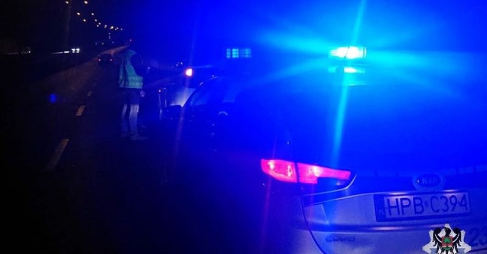 zdjęcie: 71-latek za kierowanie samochodem po drodze publicznej odpowie przed sądem / fot. KMP w Wałbrzychu