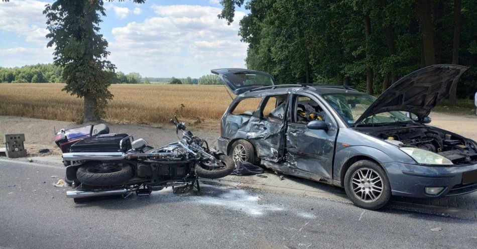 zdjęcie: Wymusił pierwszeństwo i zderzył się z motocyklem / fot. KPP w Łosicach