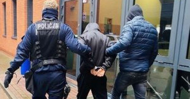 Policjanci po pościgu zatrzymali sprawcę kradzieży i odzyskali skradzione mienie