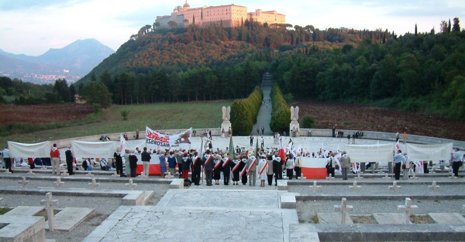 zdjęcie: Zaproszenie UM w Białymstoku - 78. rocznica Bitwy o Monte Cassino / Radomił /CC BY-SA 3.0/https://creativecommons.org/licenses/by-sa/3.0/