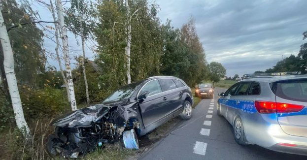 Rozbitym samochodem, bez koła, ale z promilami jechał drogą wojewódzką