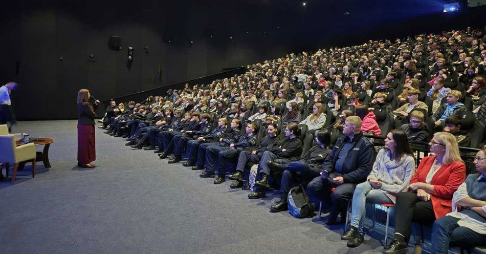 zdjęcie: Wnikasz w co klikasz? Warsztaty o bezpieczeństwie w sieci / fot. KMP w Dąbrowie Górniczej