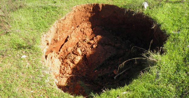 Małopolskie/ Kolejne zapadlisko w Trzebini; wojewoda rozważa zakaz przebywania na terenach zagrożonych