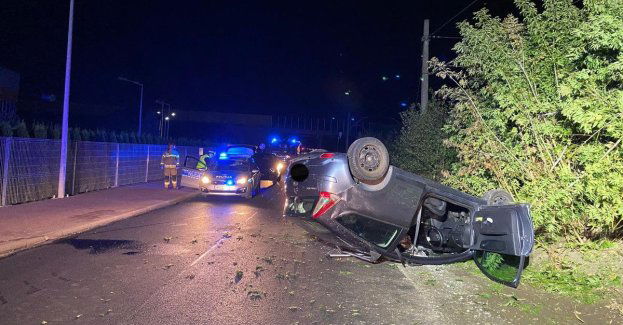 Pijany kierowca na zakazie dachował pod Wrześnią