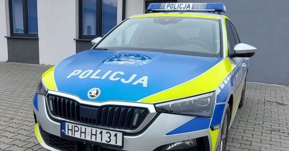 zdjęcie: Radiowóz w nowych barwach trafił do grójeckich policjantów / fot. KPP w Grójcu