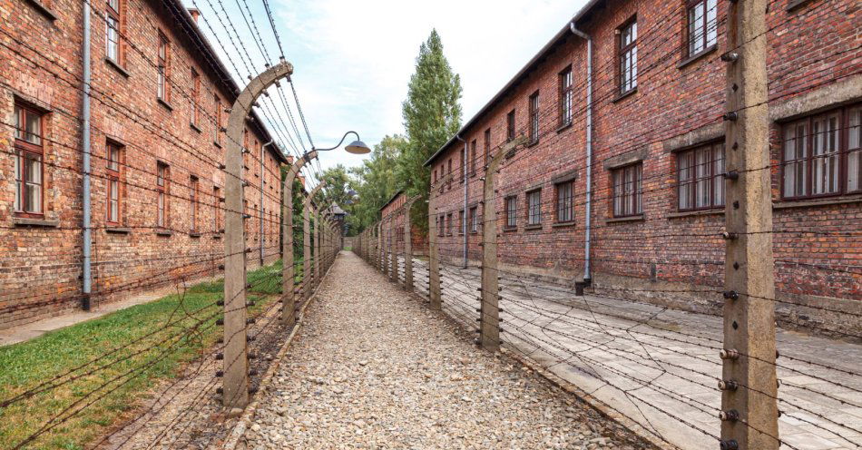 zdjęcie: Encyklopedyczne kompendium wiedzy o Auschwitz ukazało się w języku włoskim / v30596870