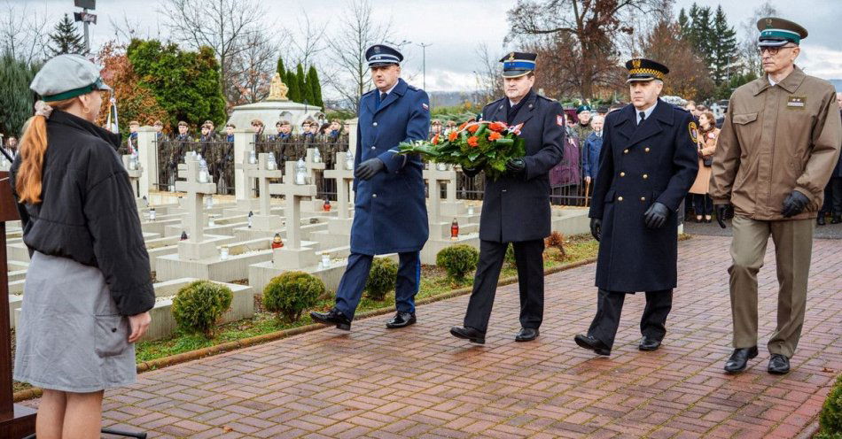 zdjęcie: Sanok świętował Niepodległość z udziałem służb / fot. KPP w Sanoku