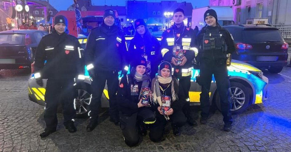 zdjęcie: Miliccy policjanci na WOŚP. Zwycięzca licytacji odwiedzi komendę / fot. KPP w Miliczu