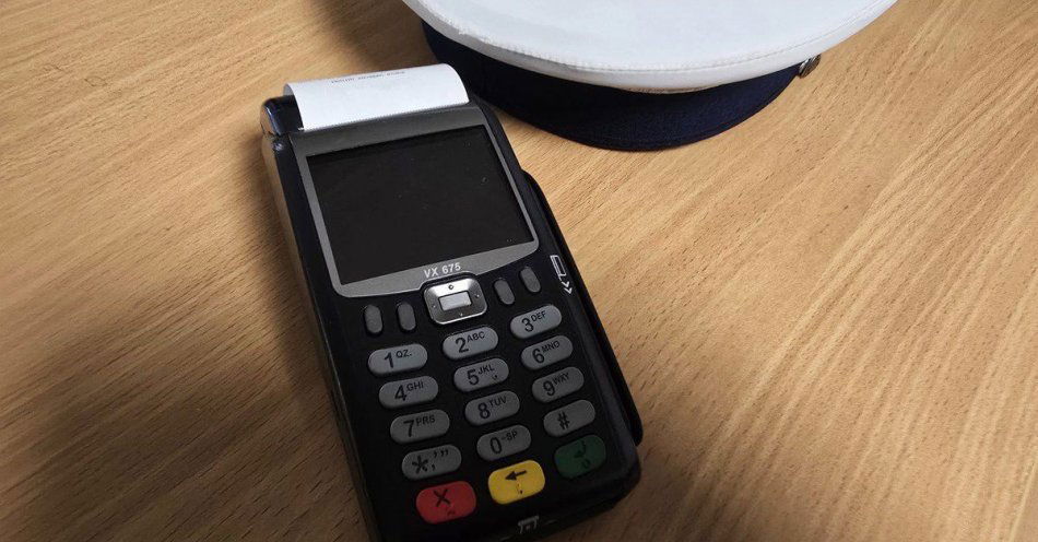 zdjęcie: Zapłać mandat kartą na miejscu policja ma terminale / fot. KPP w Mikołowie