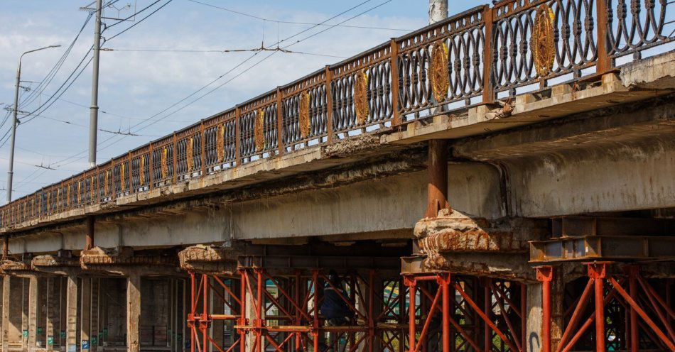 zdjęcie: Komunikat dotyczący remontu kładki dla pieszych w ciągu ulic Moniuszki i Teatralnej / v73350291