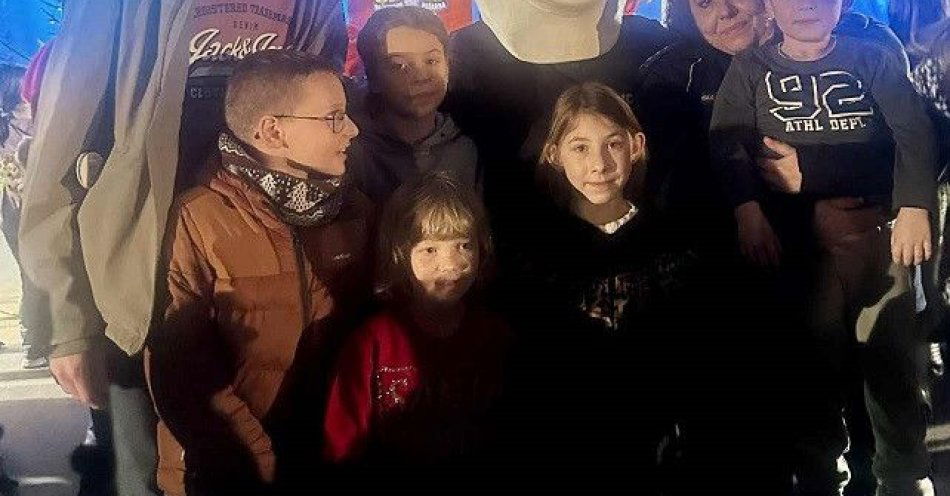 zdjęcie: Święty Mikołaj uczy bezpieczeństwa dzieci w Bydgoszczy / fot. KPP w Golubiu-Dobrzyniu