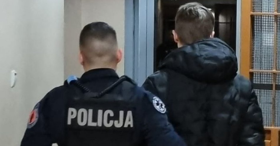 zdjęcie: Na widok radiowozu zmienił kierunek jazdy, okazało się, że ma narkotyki i prawdopodobnie kierował pod ich wpływem / fot. KMP w Gdyni