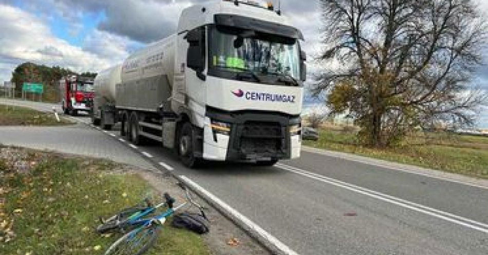 zdjęcie: Rowerzysta pod kołami TIRA! / fot. KPP w Białobrzegach