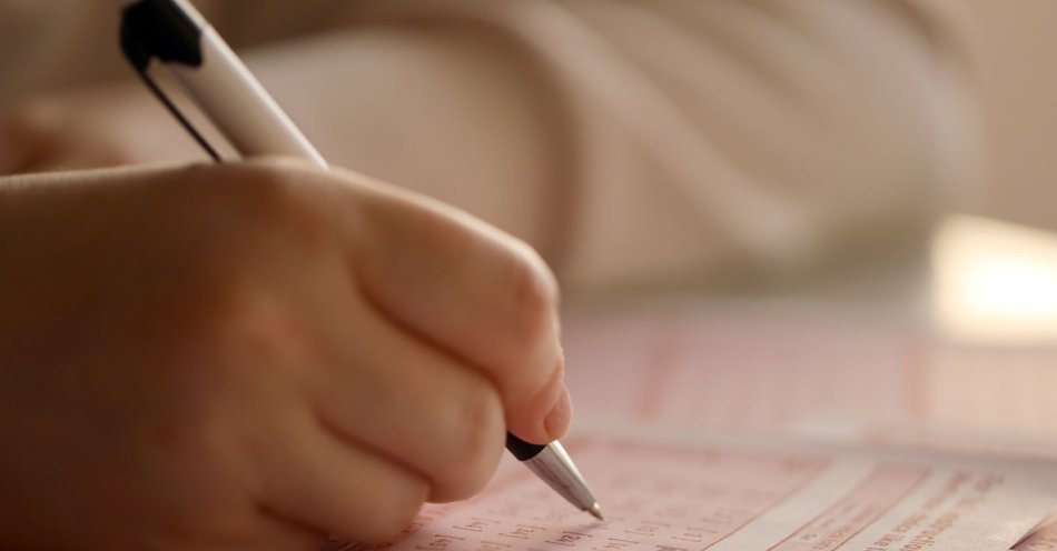zdjęcie: W Legnicy jedyny uczeń w Polsce zdawał maturę z języka łemkowskiego / v13251572