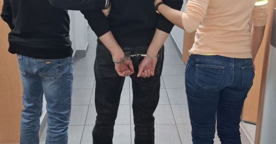 zdjęcie: Dwóch poszukiwanych zatrzymanych w Mońkach / fot. KPP Mońki