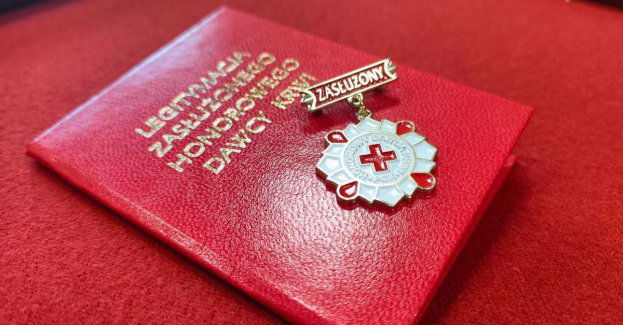 Policyjni KREWniacy otrzymali wyróżniania Zasłużony Honorowy Dawca Krwi